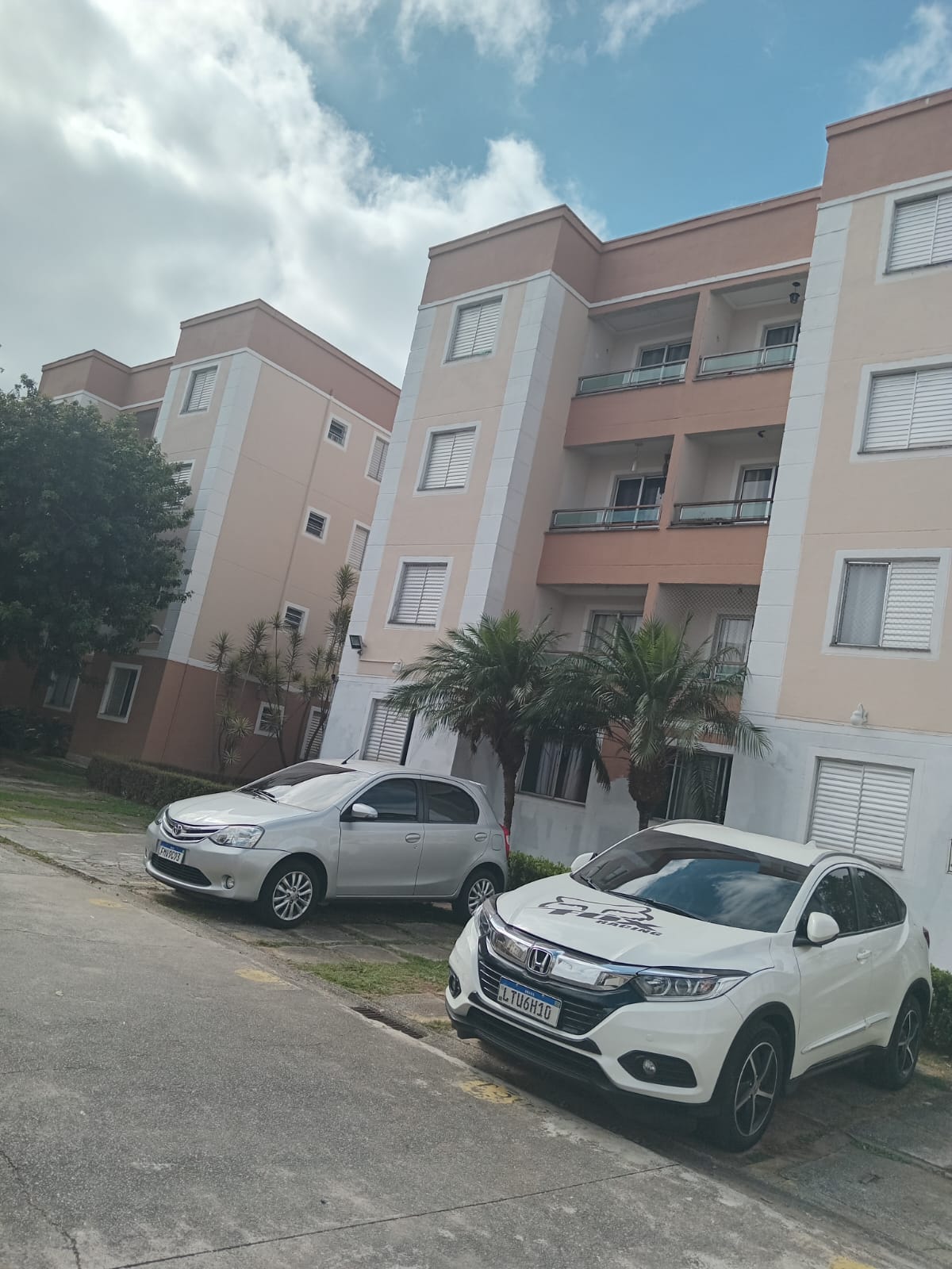 Apartamento de 2 quartos com área de lazer no Jardim Santa Teresinha