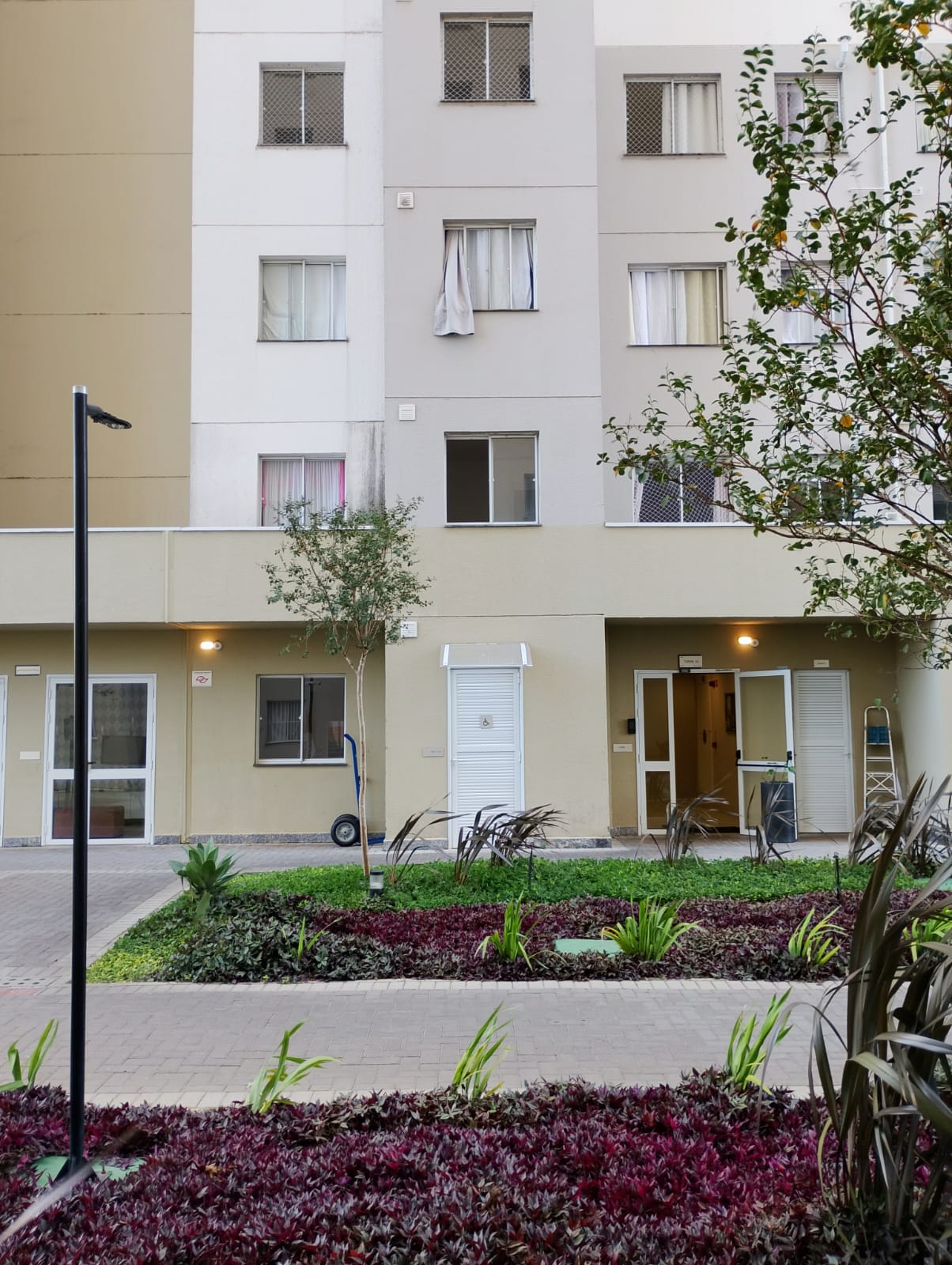 Apartamento de 2 quartos com segurança e lazer em São Miguel