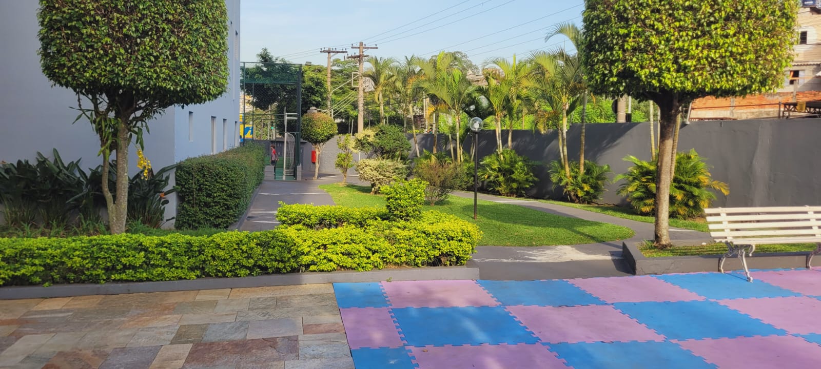 Apartamento de 2 quartos com segurança 24h em Jardim Santa Teresinha